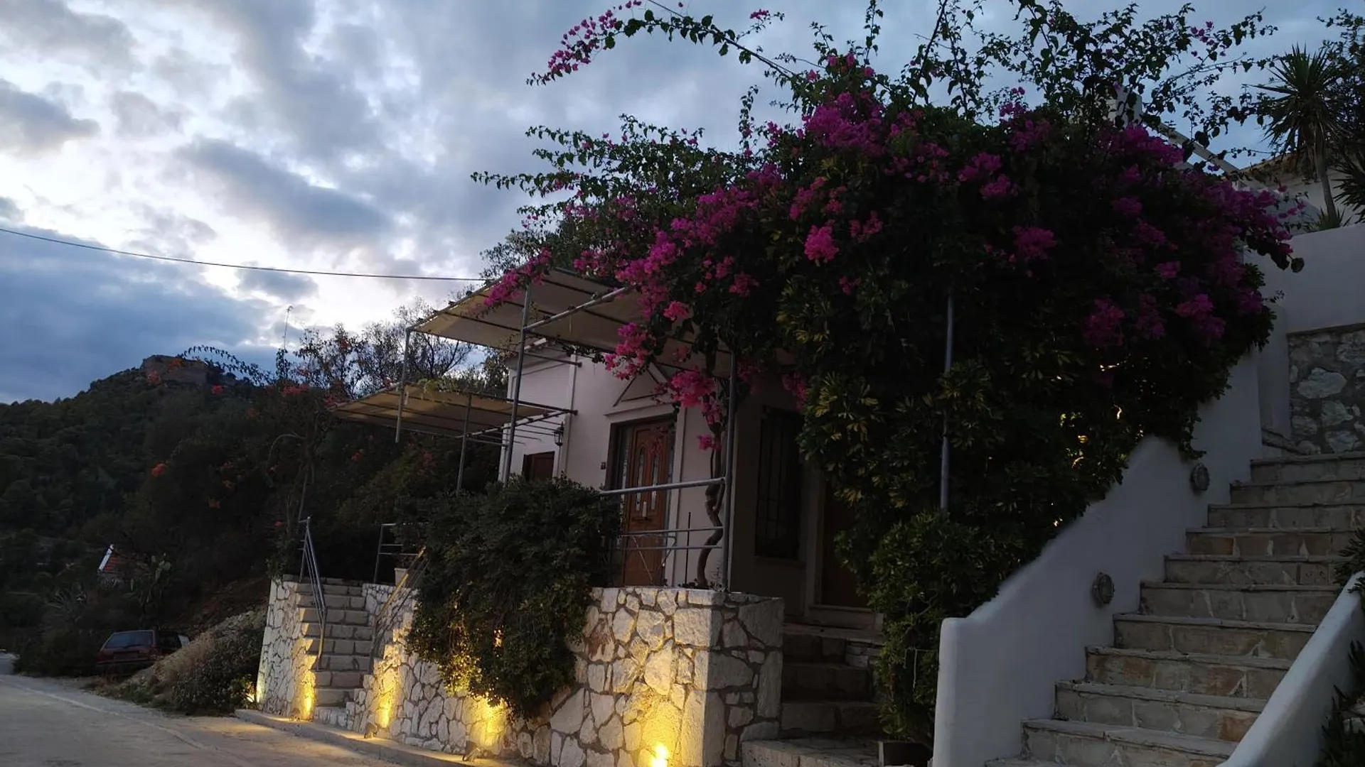 Caldera Apartments Assos Asos Greece